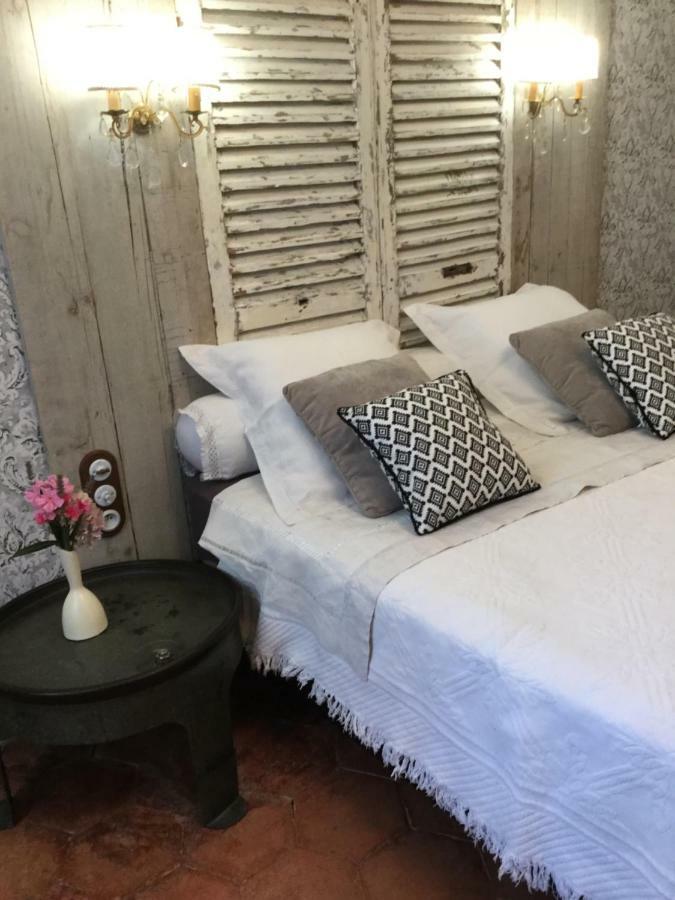 Chez Les Brocs B&B Canet  エクステリア 写真